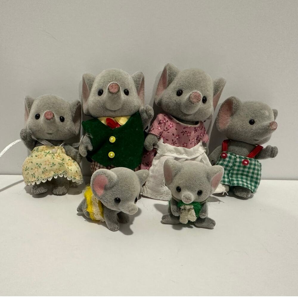 Vintage Calico Critters Elwood Elephant Family - 2 babies played with condition